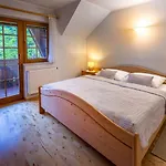 Apartmaji Volf * Згорнье-Горье