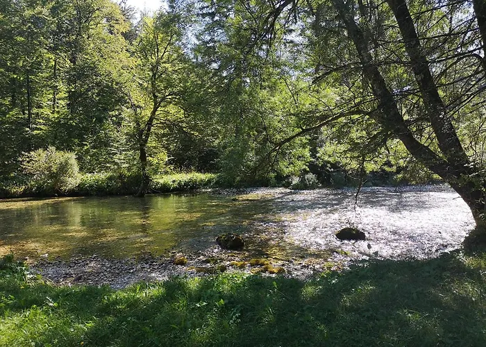 Apartmaji Volf Згорнье-Горье